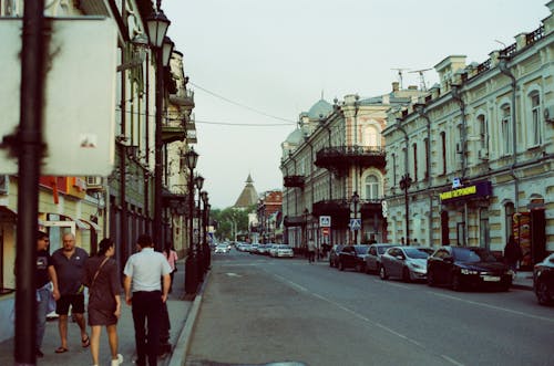 Бесплатное стоковое фото с автомобили, архитектура, город