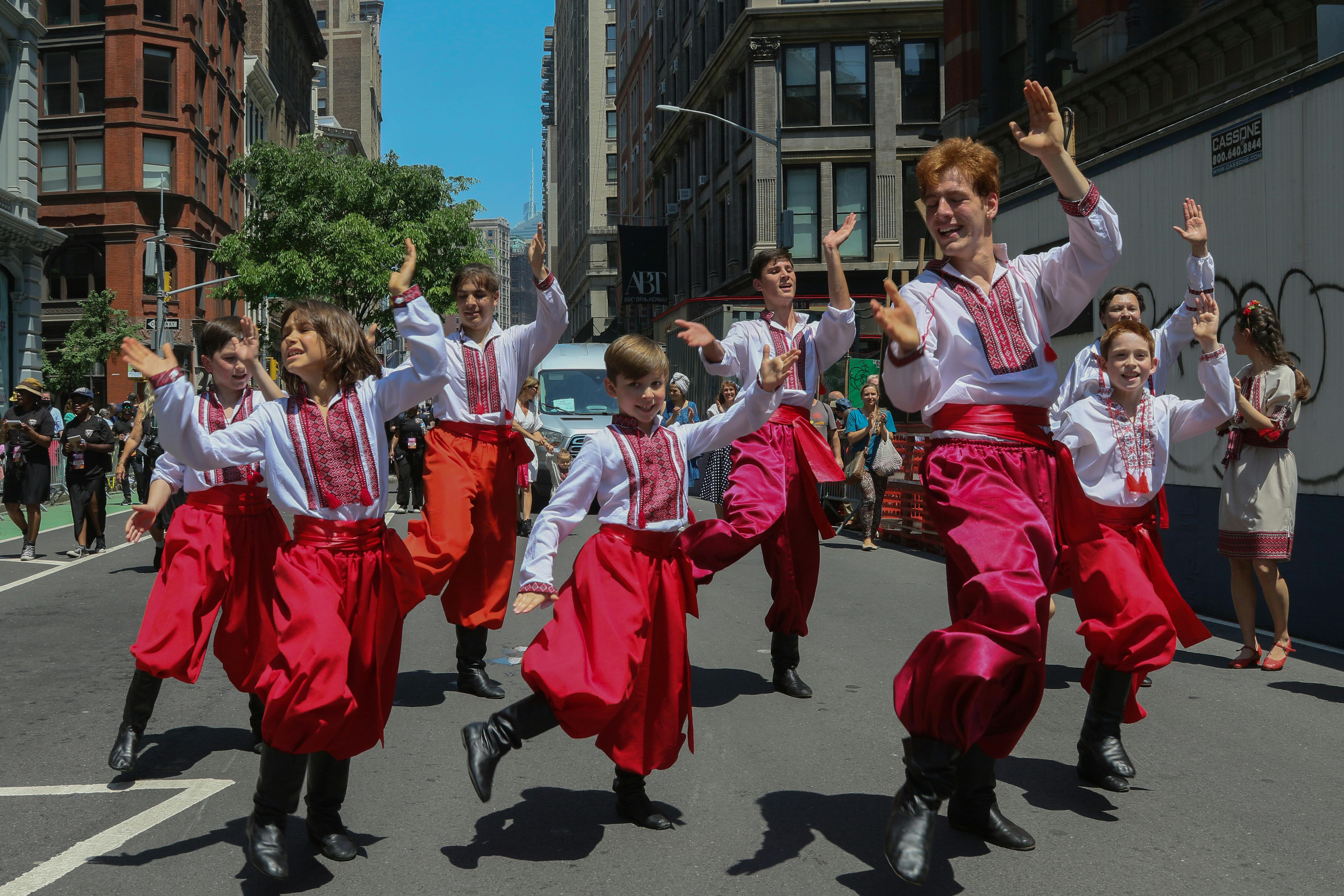 gay pride nyc parade