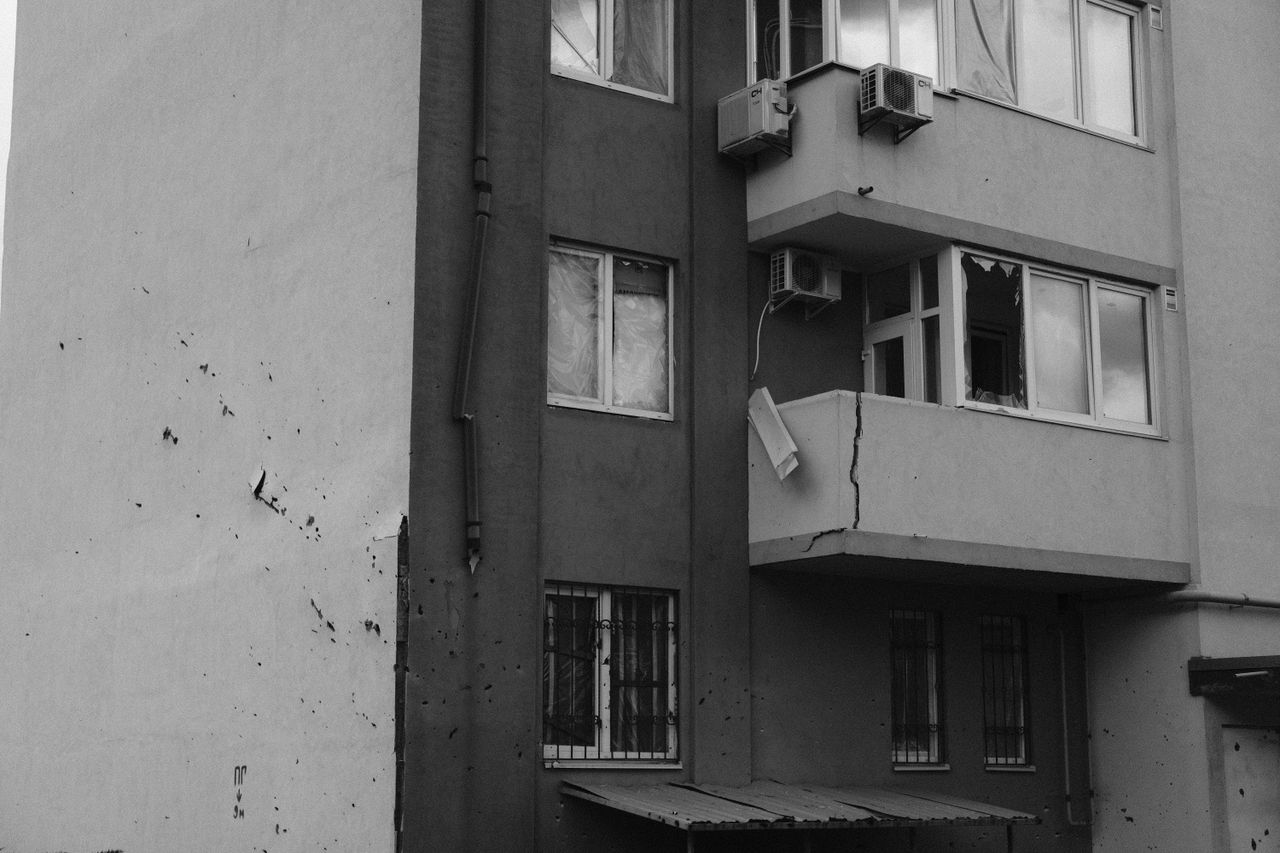Oštećene zgrade i dim u Kijevu nakon zračnog napada