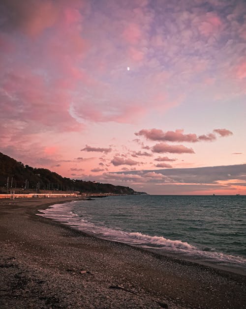 akşam karanlığı, dalgalar, deniz içeren Ücretsiz stok fotoğraf