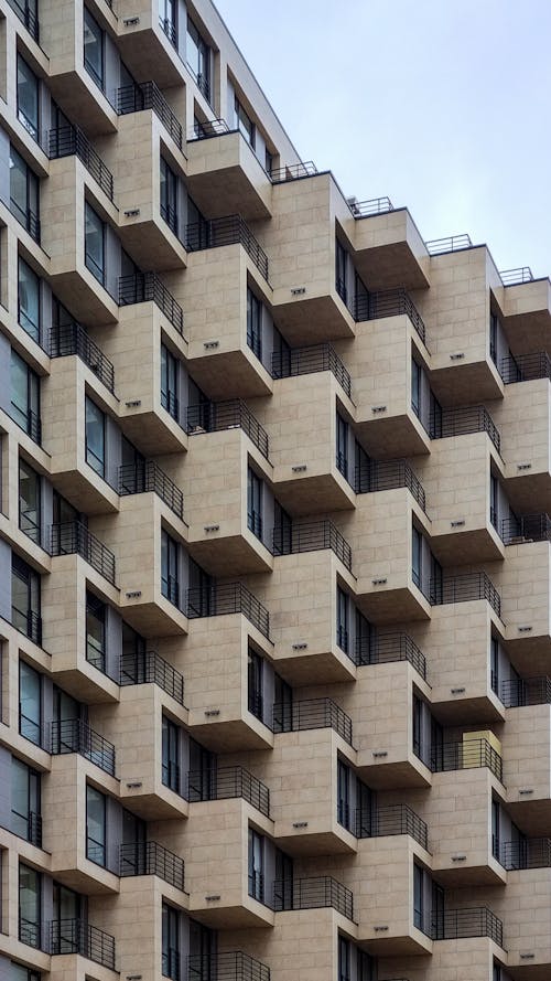 Darmowe zdjęcie z galerii z apartament, architektura, balkony