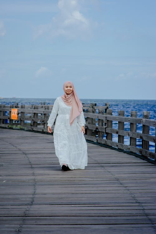 Základová fotografie zdarma na téma chůze, dřevěný, hidžáb