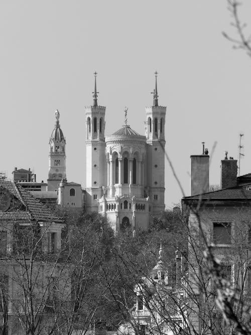 La Basílica De Notre Dame De Fourvière   Lyon, Francia, Europa