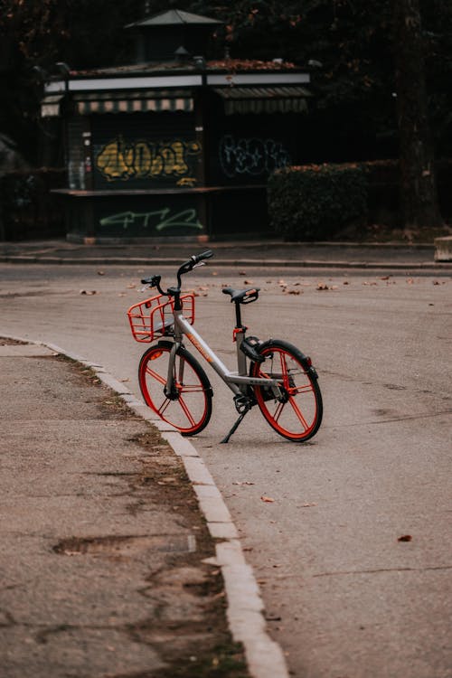 Gratis stockfoto met buiten, fiets, geparkeerd