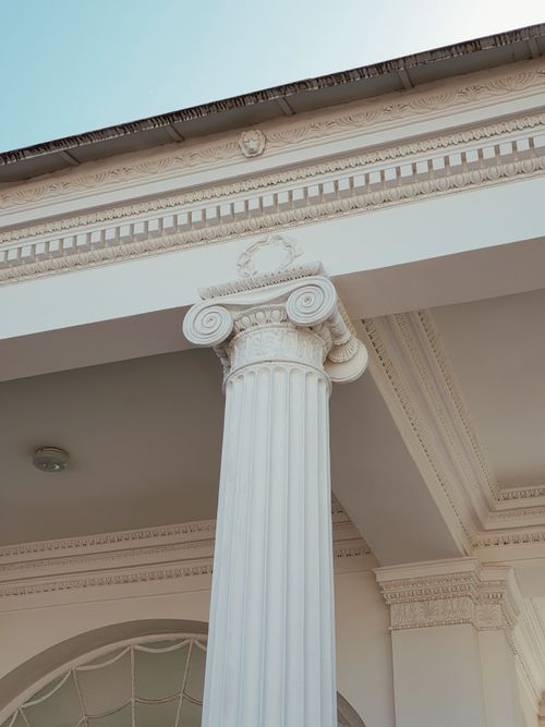 Free Close-up of an ornate marble column showcasing classical architecture. Stock Photo