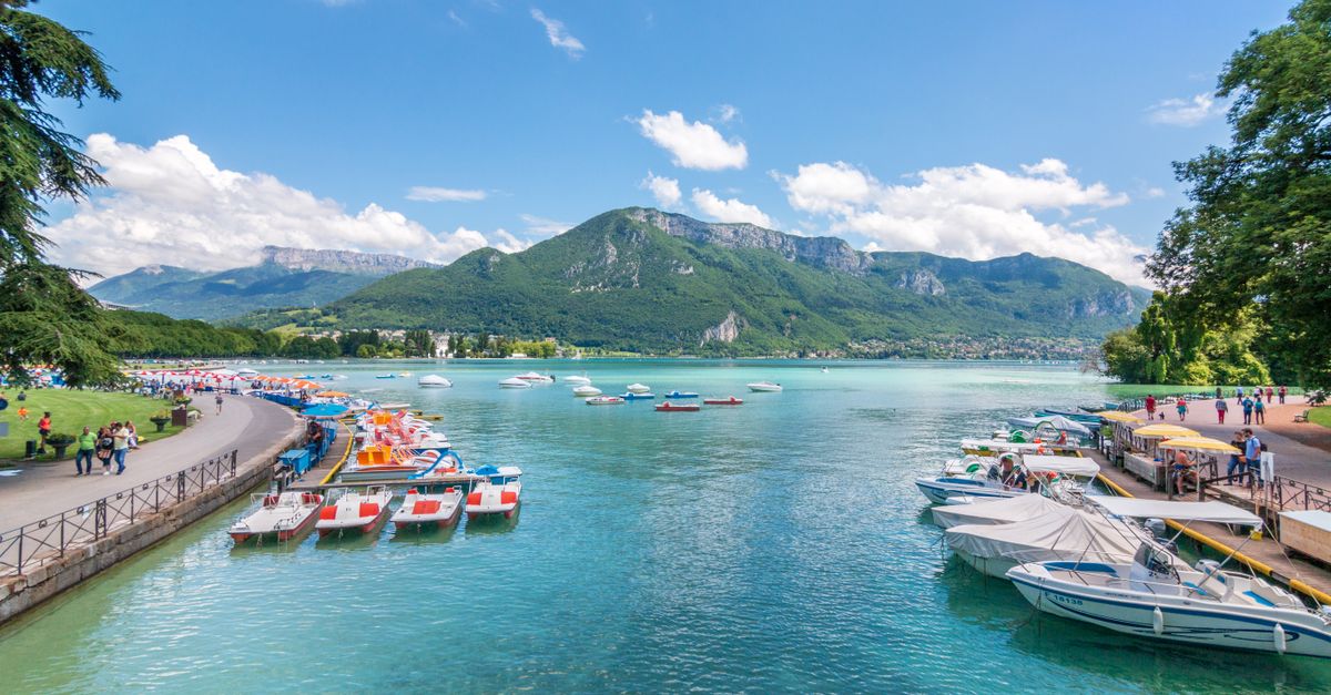 Annecy 2026 Guide: The "Venice of the Alps" Travel Tips 11 Annecy 2026 Guide: The "Venice of the Alps" Travel Tips