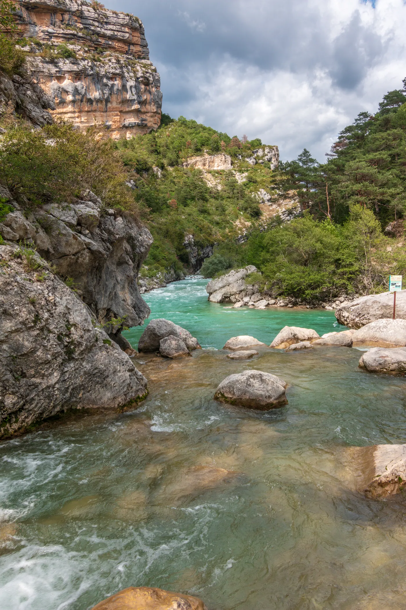 Gorges du Verdon turquoise water
