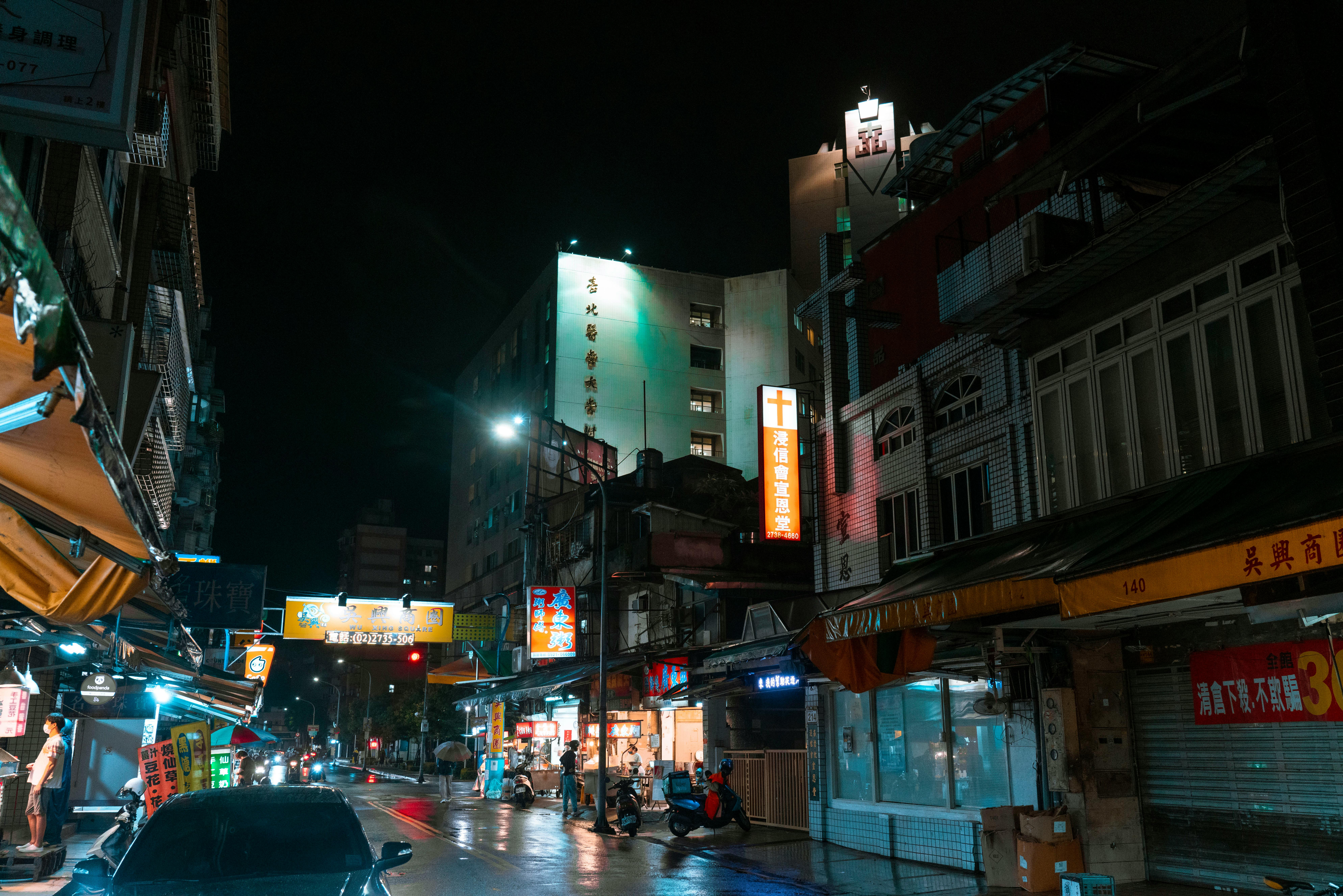 Which zodiac signs go back to their ex?