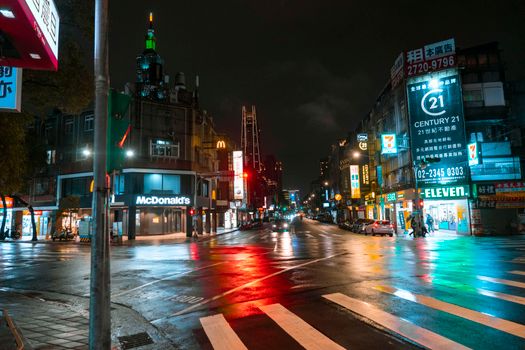 Nacht & Stadt bei Nacht – Dramatische Neon-Szene