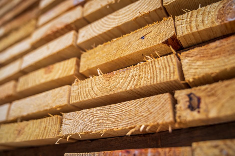 Should I Buy Pre-Cut Wood or Cut My Own for Furniture?