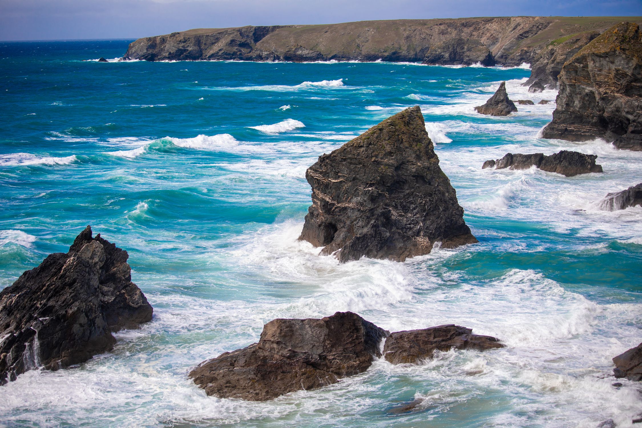 Rock Formation on Sea Waves · Free Stock Photo