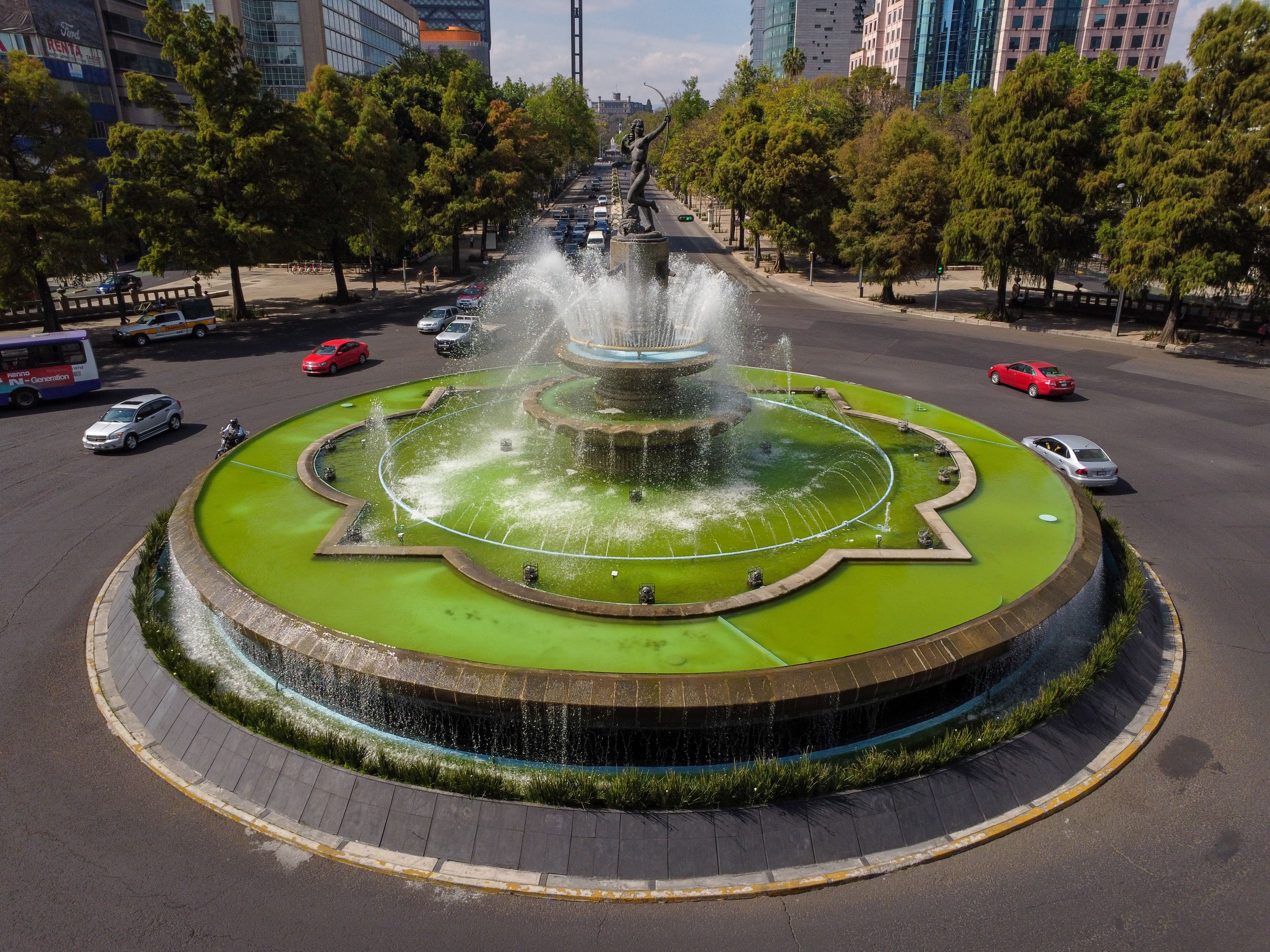 A Water Fountain in the Middle of the Park · Free Stock Photo