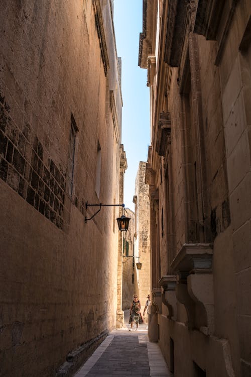 A Narrow Alley between Buildings