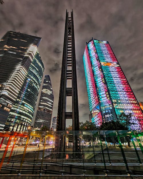 Free stock photo of ciudad de noche, edificios, estela de luz