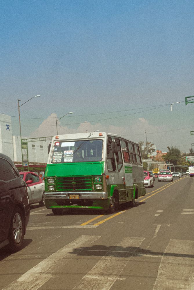 Bus Pic Bus On The Road Photos, Download The BEST Free Bus On The Road Stock ...