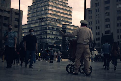 Immagine gratuita di camminando, città, edifici