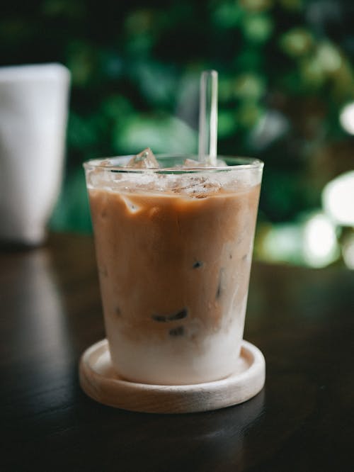 Kostenloses Stock Foto zu eiskaffee, getränk, köstlich