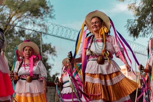 Women in Traditional Mexican Clothing 