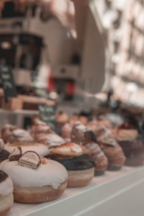 Gratis stockfoto met bourgondiër, detailopname, donuts