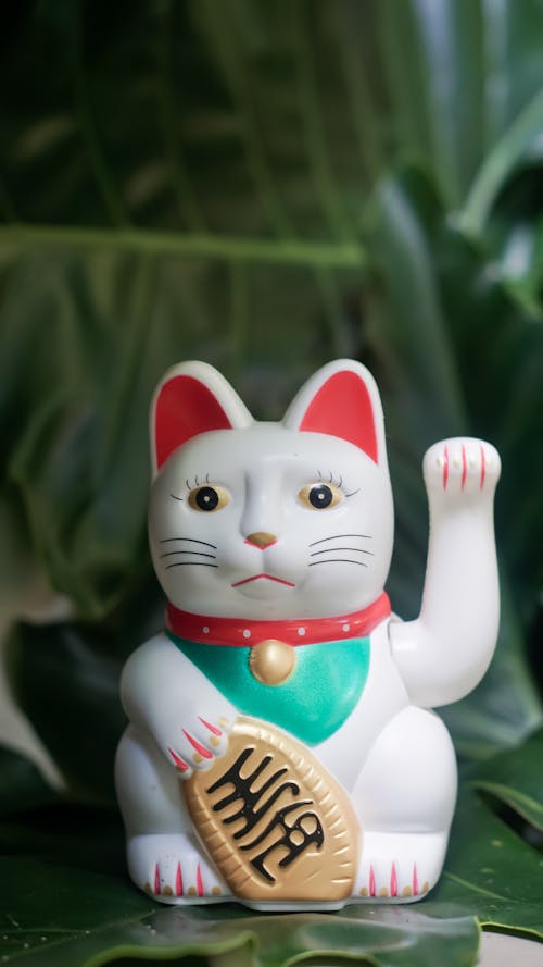 Free Chinese Lucky Cat Figurine Photo Stock Photo