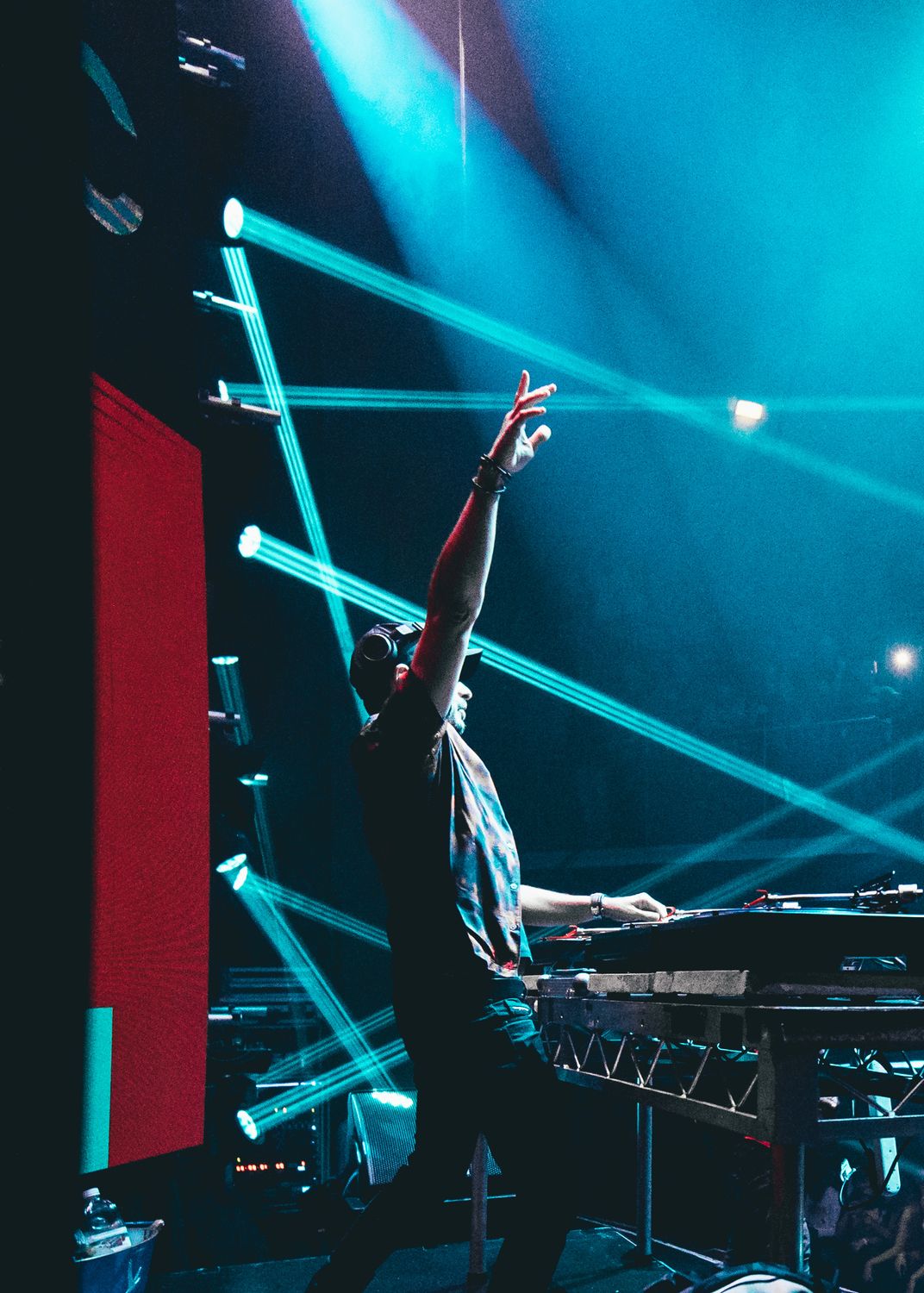 Example Dj DJ on Stage · Free Stock Photo