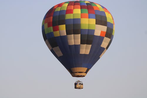 Foto profissional grátis de aeronave, alto, balão