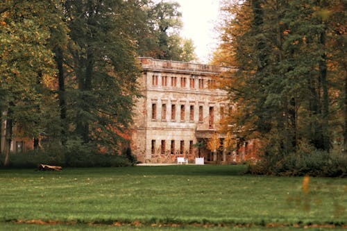 Europe’s Best Autumn Destinations to Discover Now