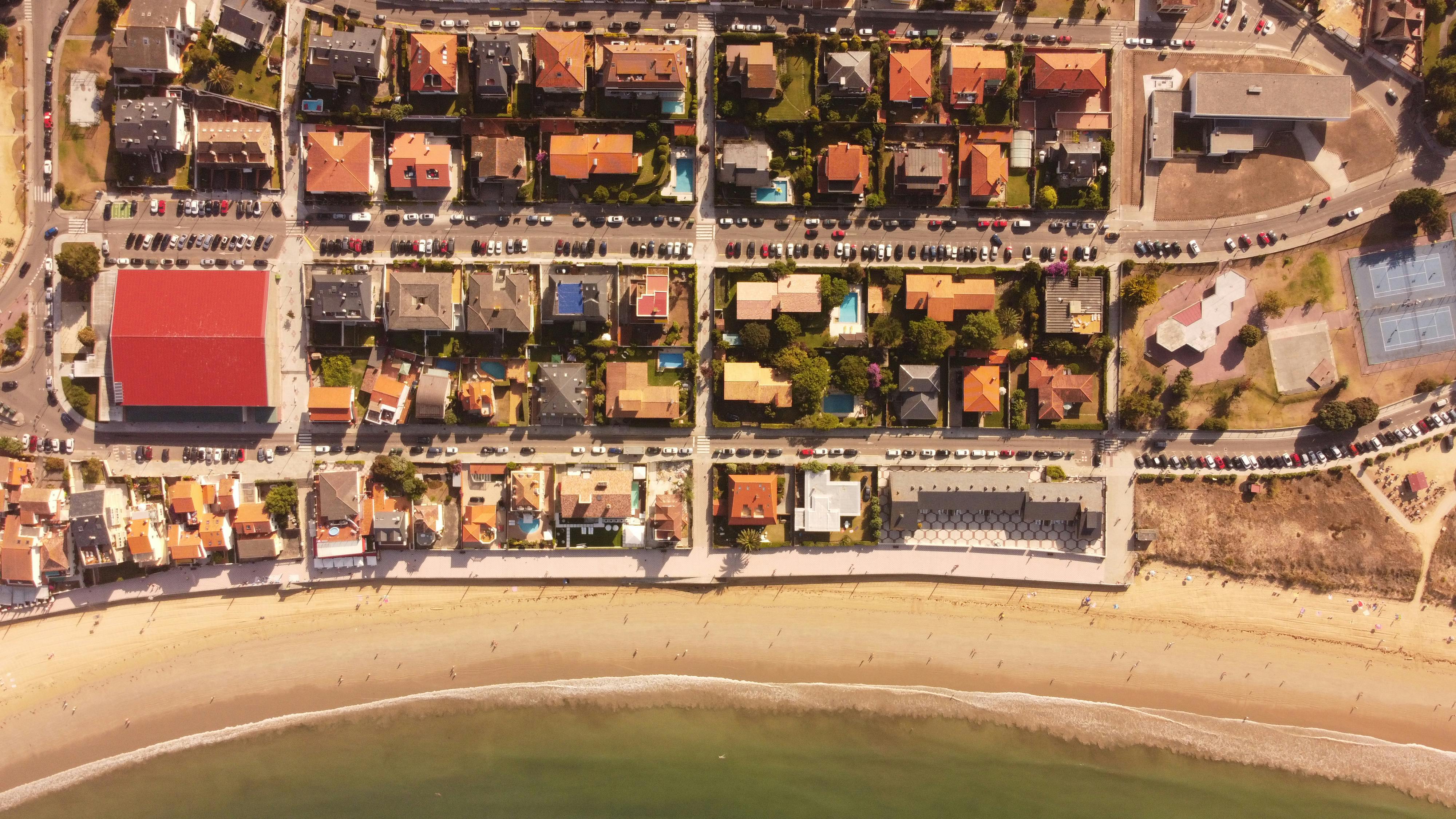 Best Real Estate Stocks for 2026 and How to Invest — Photo by Ignacio Pereira on Pexels