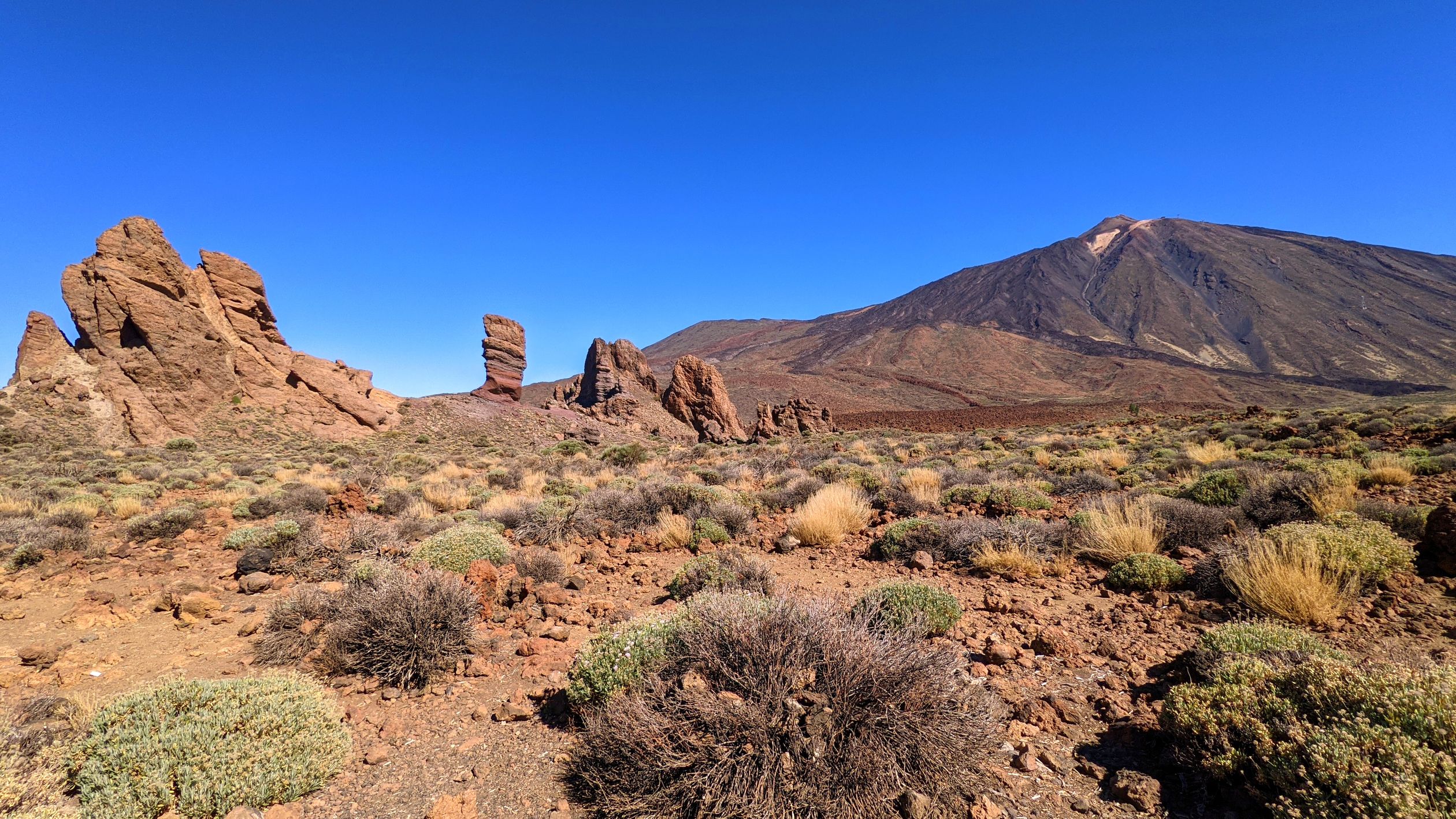 Barren Landscape with Mountain · Free Stock Photo