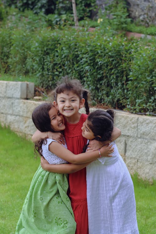 aile, Bahçe, beraber içeren Ücretsiz stok fotoğraf