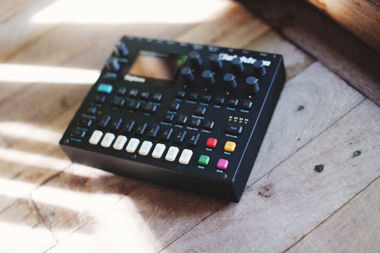 Close-up Photo Of Elektron Digitone