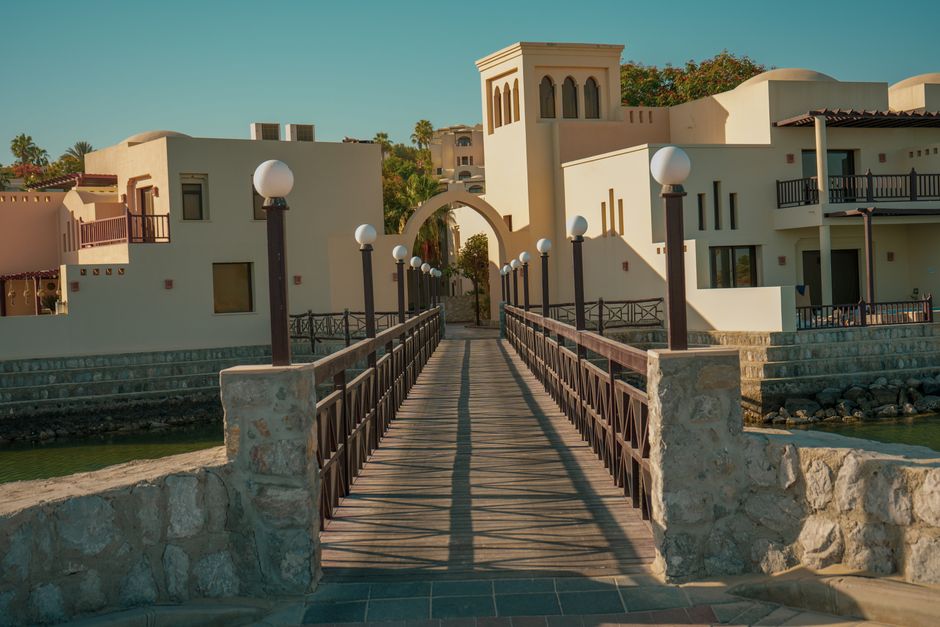 Sécurité à Ras Al Khaimah en 2026 : numéros d'urgence, lois, outdoor et conseils