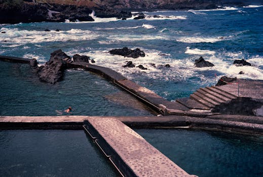 Explore the scenic natural rock pools at La Fajana. Ideal for relaxation by the sea.