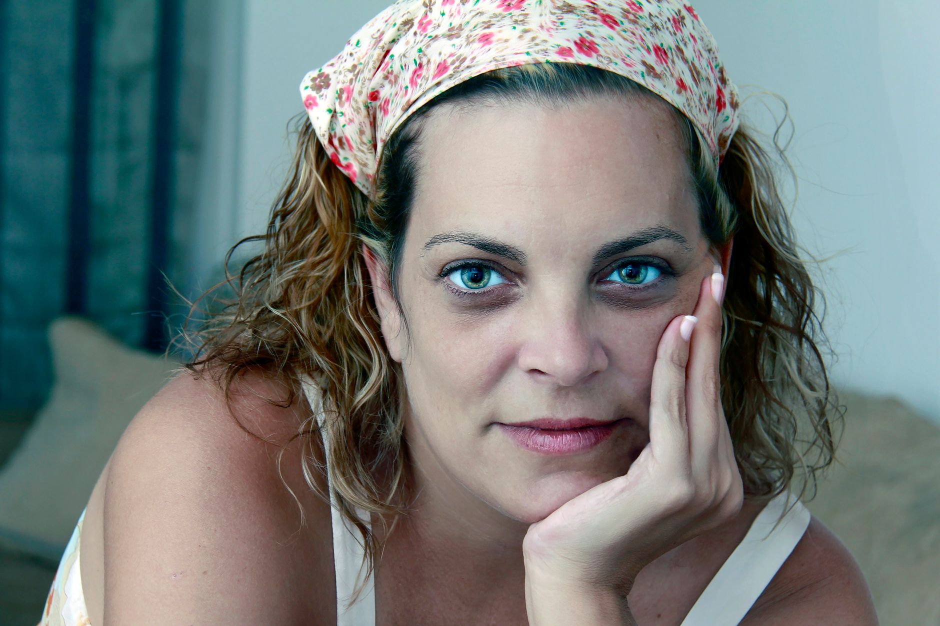 Claudia Raia relembra festa junina com fotos inéditas em sua mansão