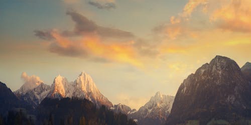 бесплатная Бесплатное стоковое фото с горный хребет, горы, деревья Стоковое фото