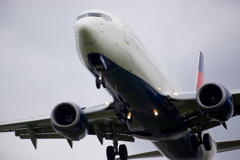 Senate Examines Aviation Safety Gaps After Crashes