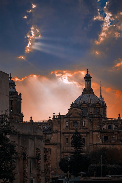 Foto stok gratis arsitektur barok, bentangan awan, Katedral