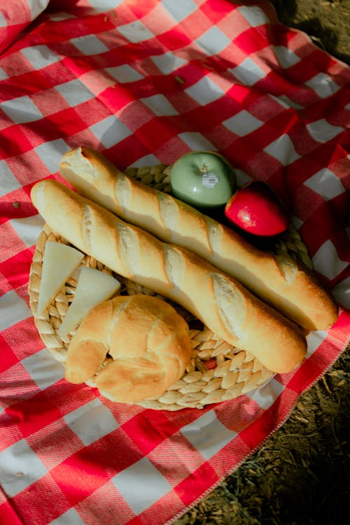 Free Bread ad Cheese over a Woven Placemat Stock Photo