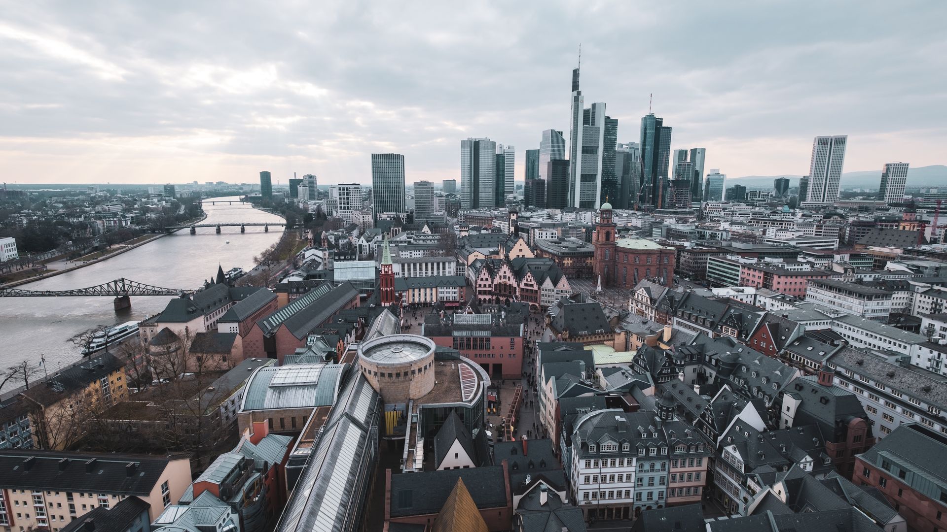 Vue aérienne du quartier financier de Francfort en Allemagne