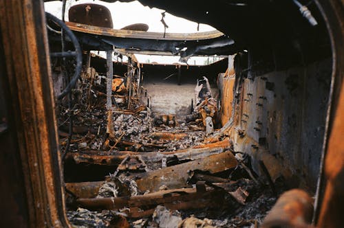 Darmowe zdjęcie z galerii z budynek, płomień, potłuczony