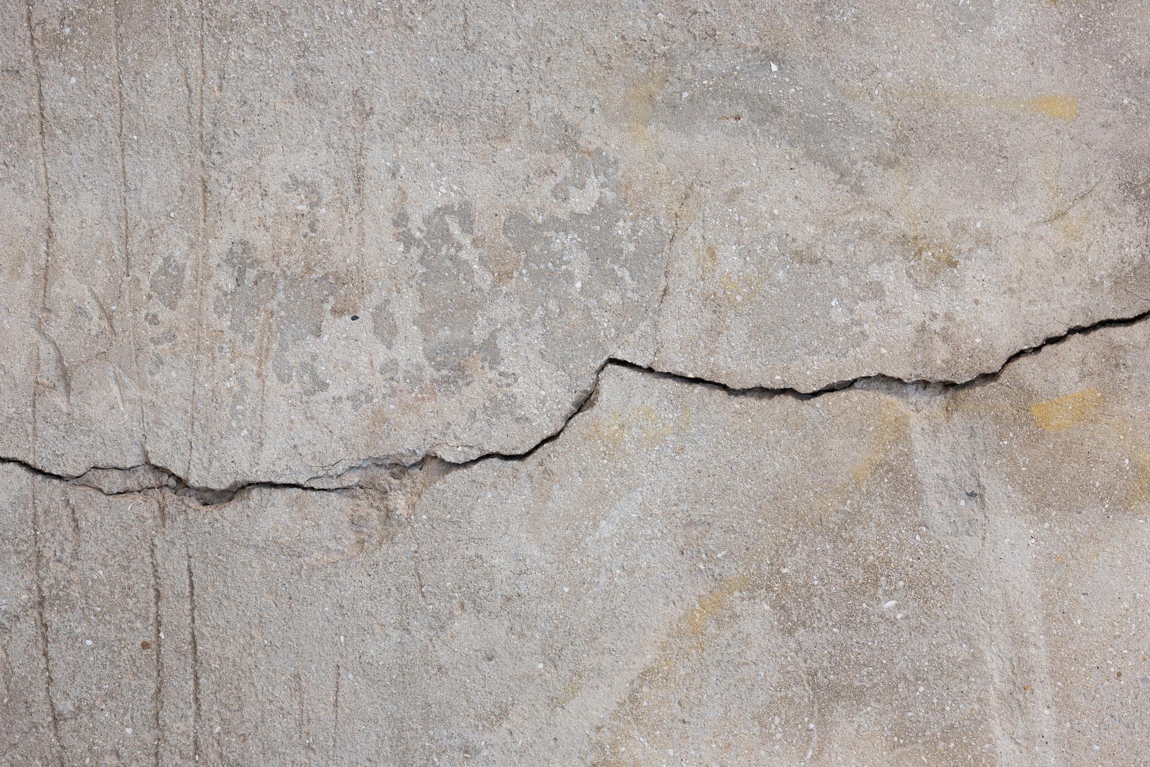 crack on the wall