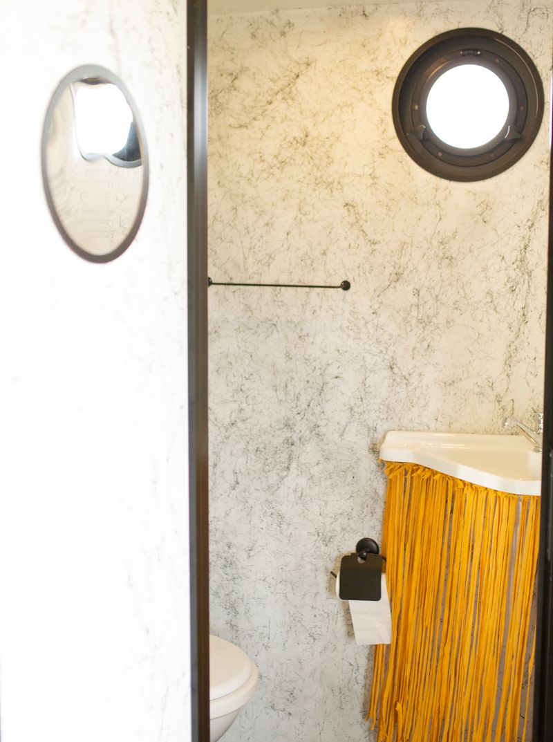 A Freestanding or Soaking Tub
