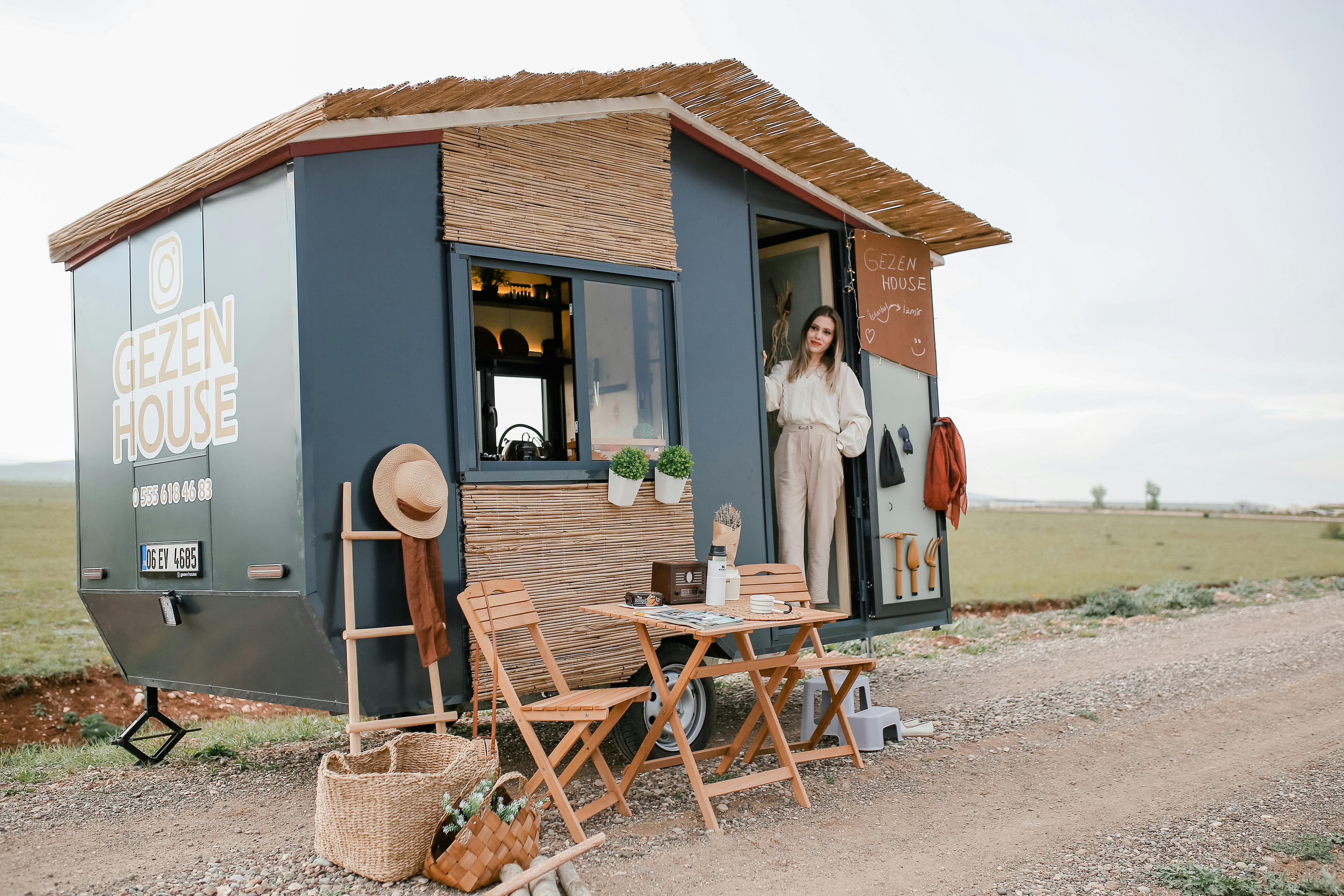 Explore boho style and freedom with this mobile tiny house. Ideal for road trips and camping.