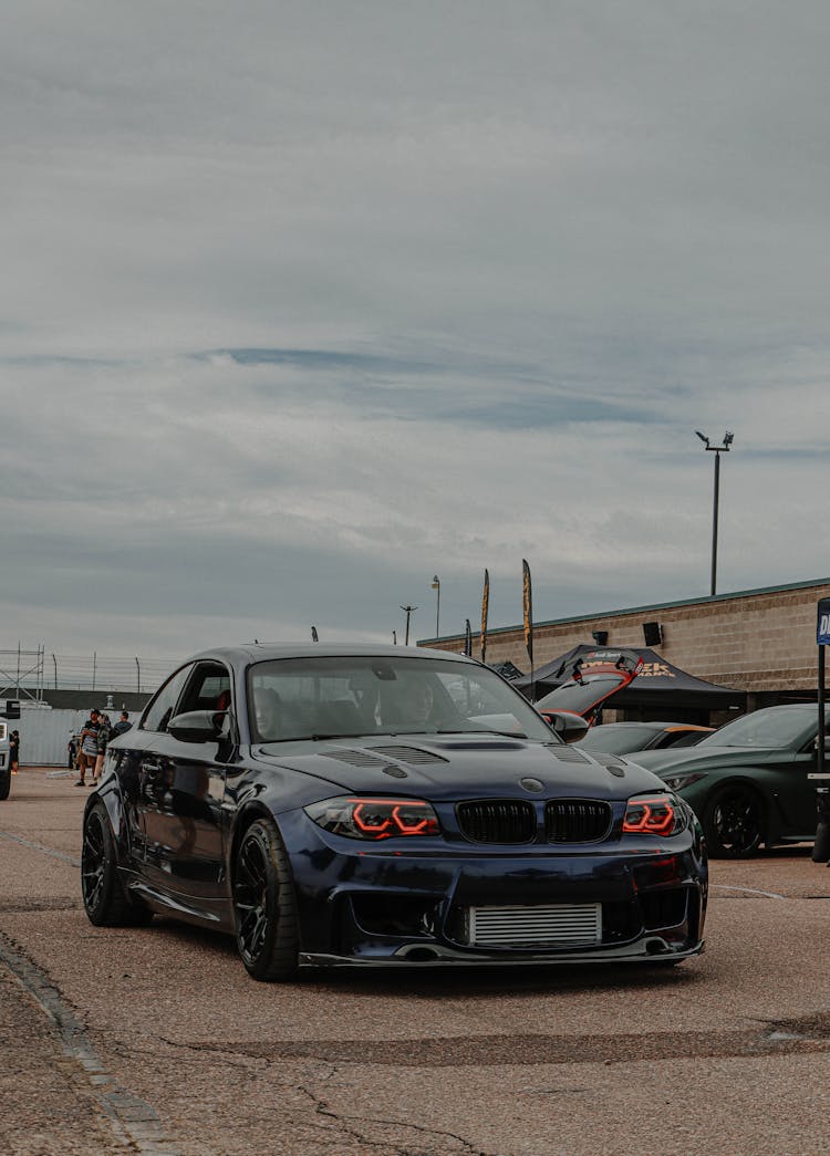 A Black BMW 1M