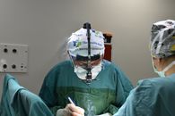 Pl Male surgeon doctor at operation