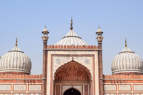 Free Close-up of the architectural facade of Jama Masjid in Delhi, showcasing Islamic design elements. Stock Photo