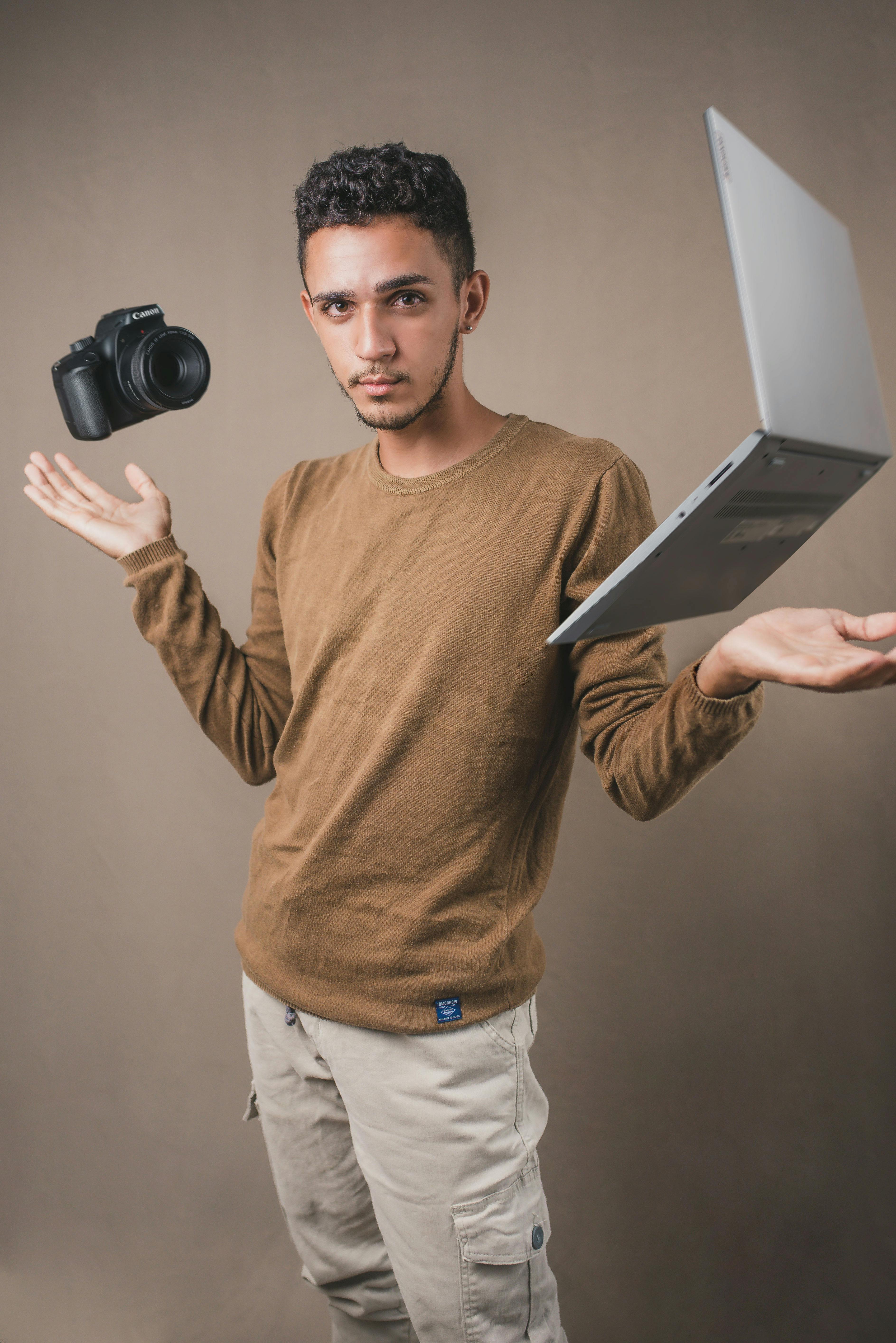 Ilmainen kuvapankkikuva tunnisteilla # sisätiloissa, asento, digitaalinen aikakausi Kuvapankkikuva