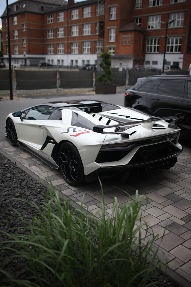 Picture Of White Lamborghini