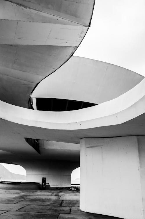 Darmowe zdjęcie z galerii z brutalizm, czarno-biały, fasada