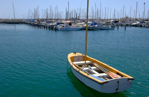 Foto d'estoc gratuïta de amarrat, ancorat, barca